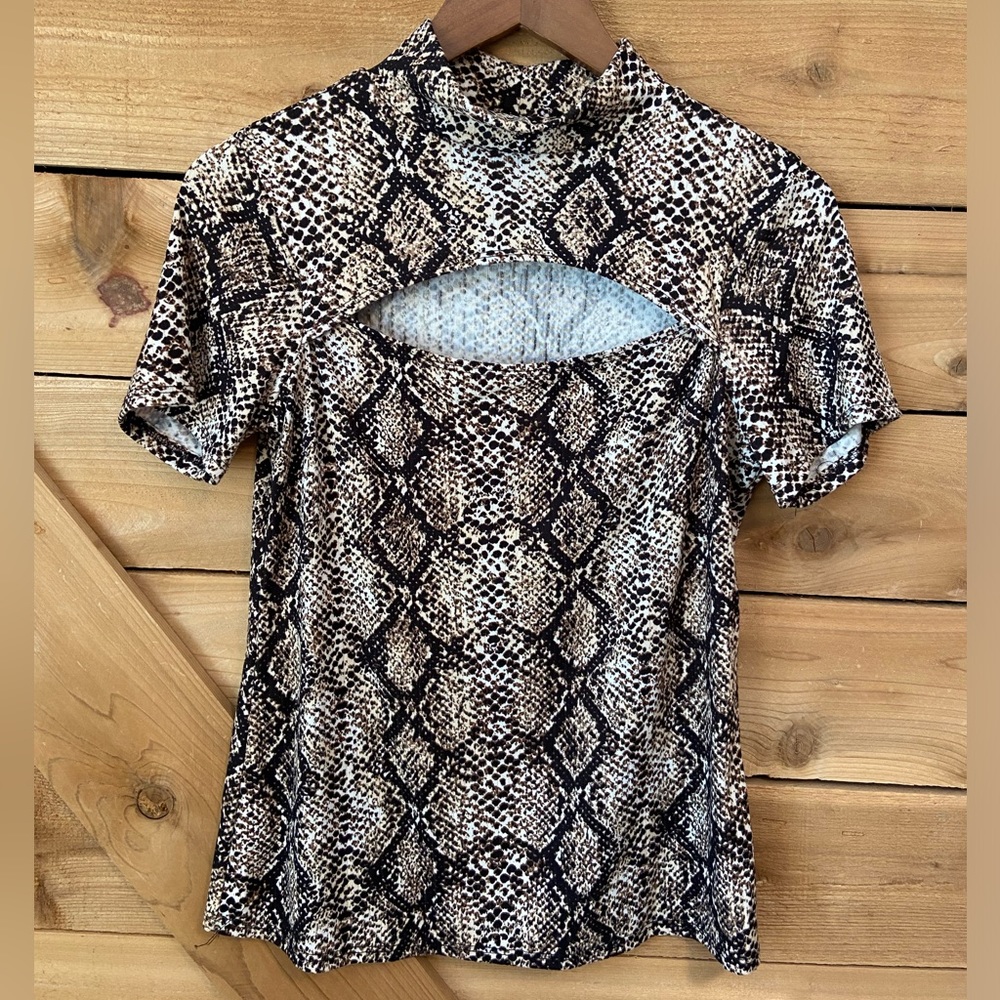 Pinc Snakeskin Print Peekaboo Short Sleeve Tee